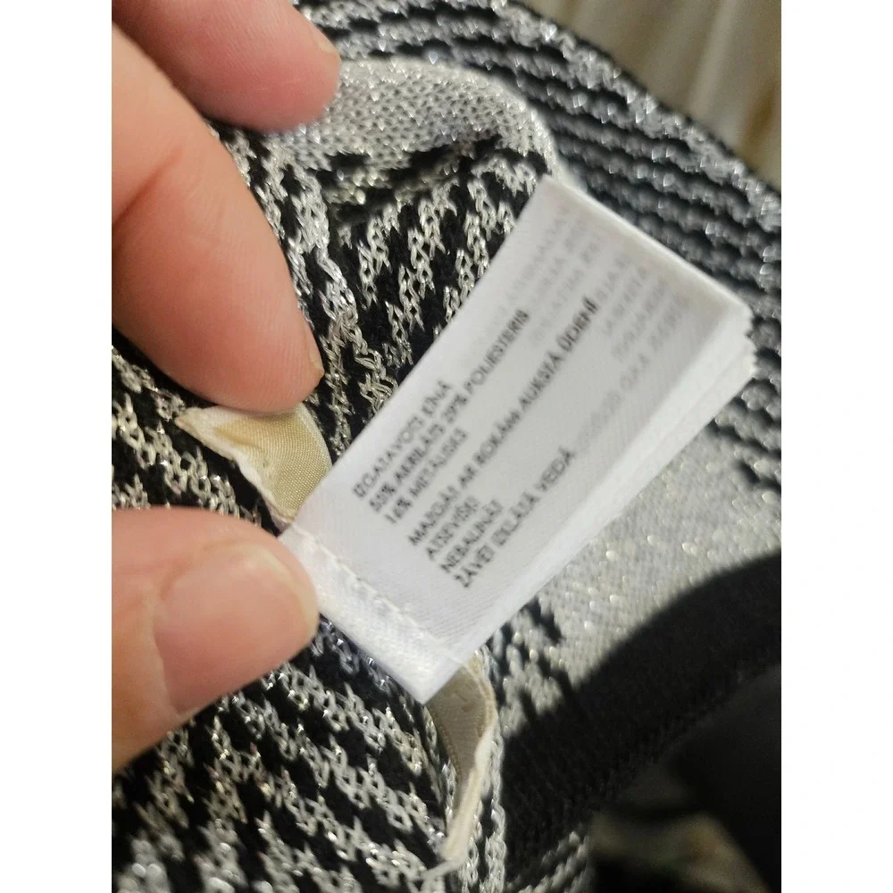 Michael Kors Metallic Silver Black Chevron Knit Logo Scarf